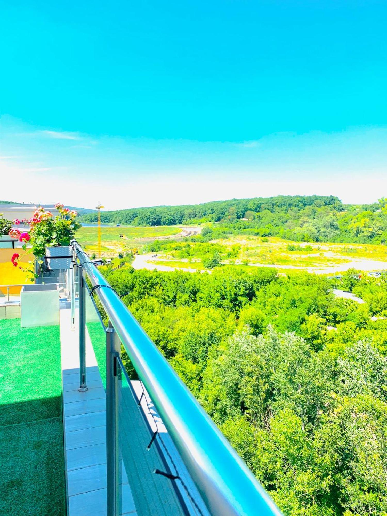 Penthouse View Aeroport Iasi 2 Apartman Kültér fotó